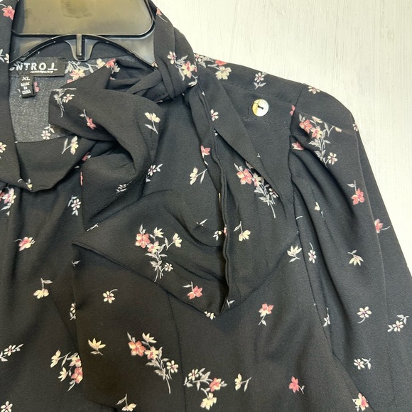 Kontrol Contemporary Black Floral Tie Neck Blouse XL Long Sleeve Lightweight - Picture 7 of 10